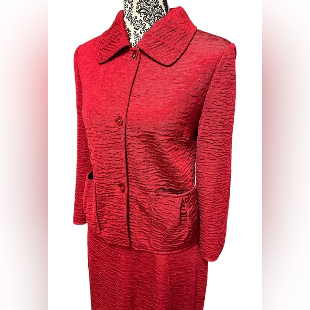 St. John Skirt Suit Sz 8 - Picture 10 of 12
